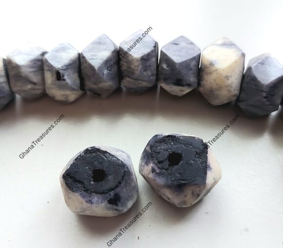 Faceted cow bone beads - Image 2
