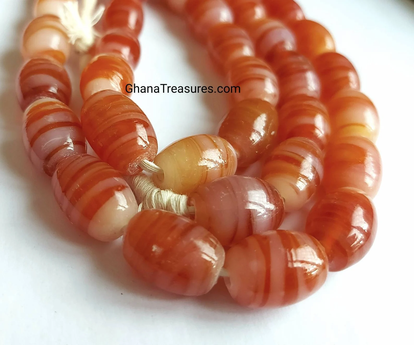 38-40 Indian oval beads, translucent glass 38-40 Indian oval beads, translucent glass