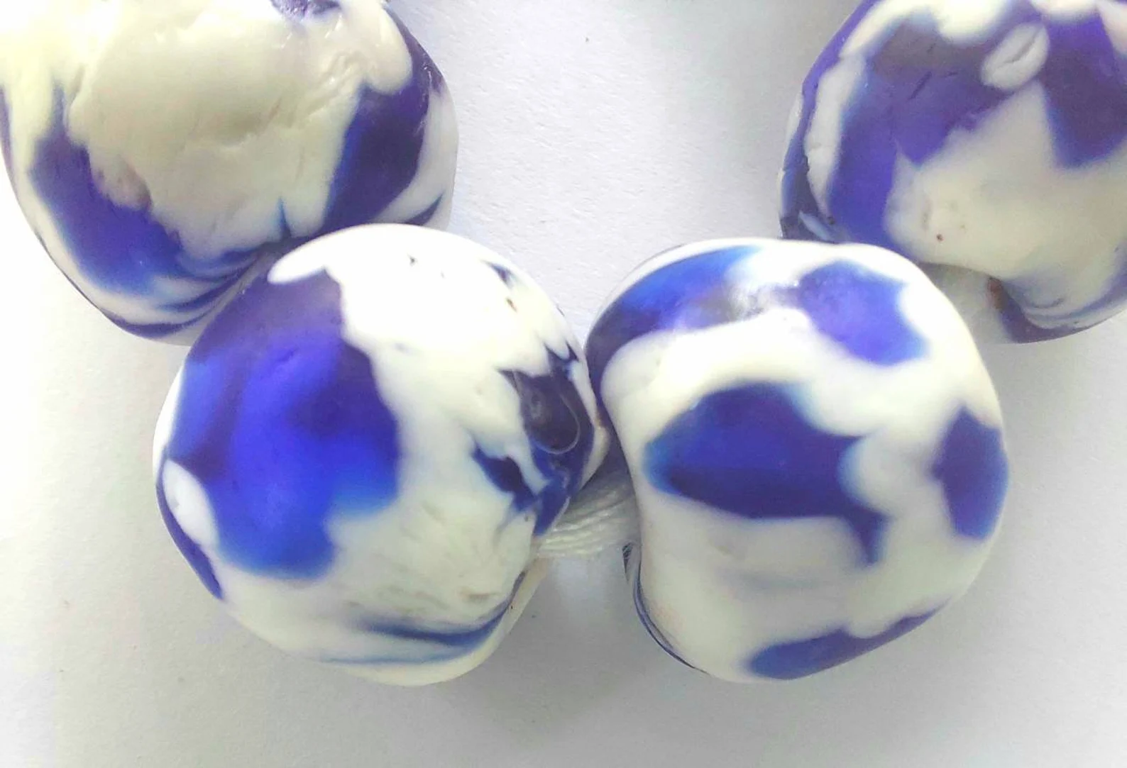 14 melted glass beads 14 melted glass beads - Image 2