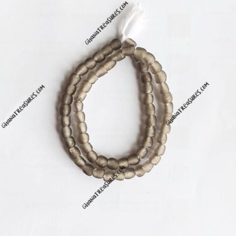 64-65 recycled glass beads, light gray/mink color