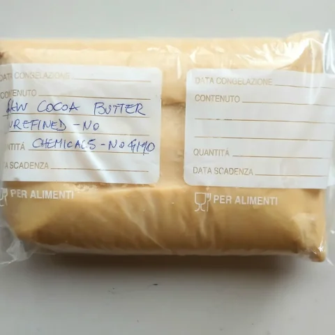 Wholesale, 35 oz (1 kg./2.2 lbs) of raw cocoa butter