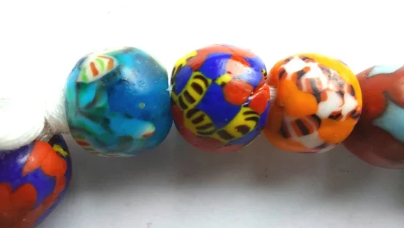 20-21 fused glass beads - Image 4