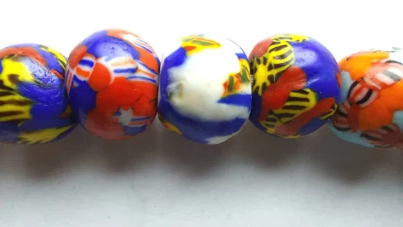 20-21 fused glass beads - Image 3