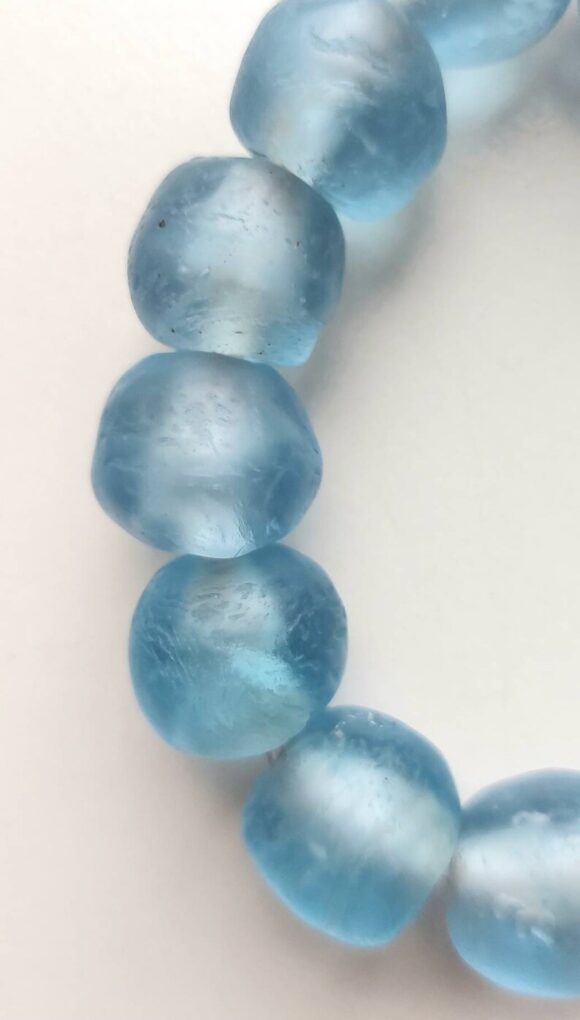 12 recycled glass beads, 20-21 x 17-18 mm., aqua blue - Image 2