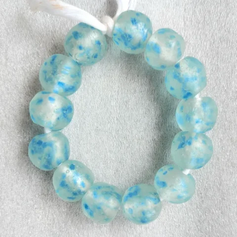 13 recycled glass beads, 20-21 x 18-20 mm.