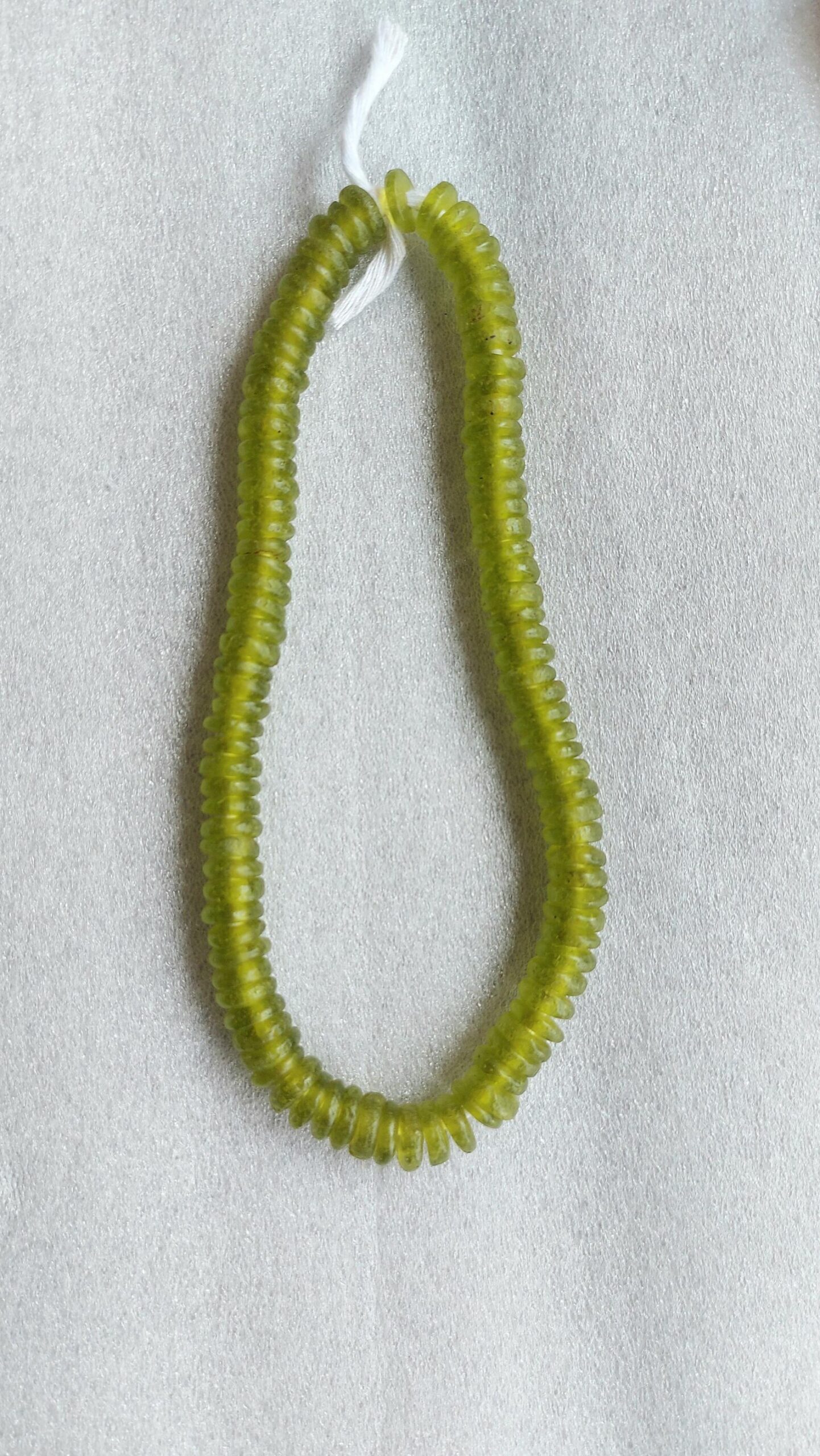 100 clear glass spacer beads, 16 inches string 100 clear glass spacer beads, 16 inches string - Image 2