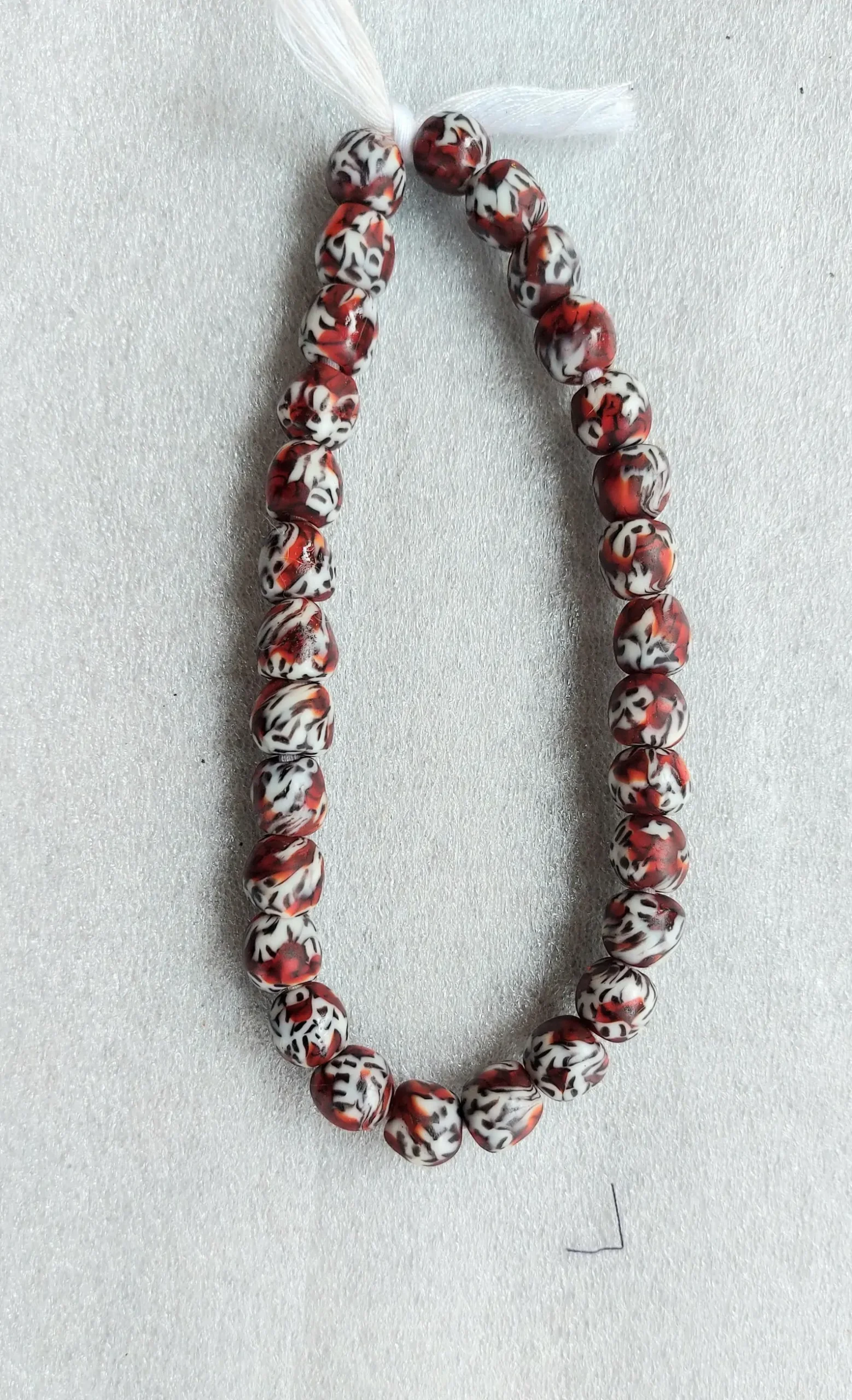 28-29 recycled glass beads, mixed opaque and transparent glass 28-29 recycled glass beads, mixed opaque and transparent glass