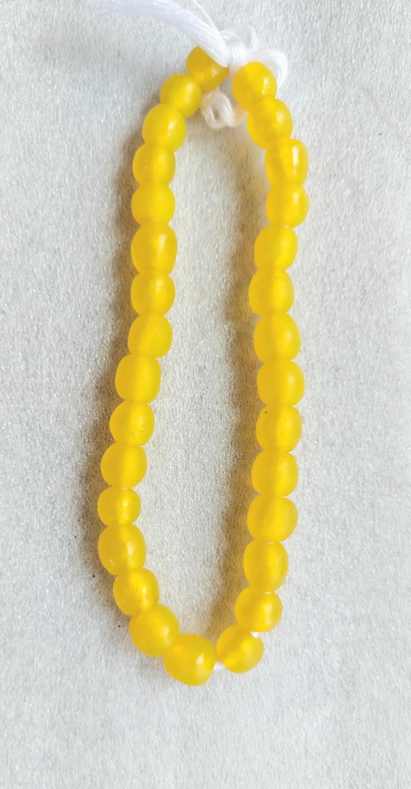 30-33 recycled glass beads, yellow 30-33 recycled glass beads, yellow