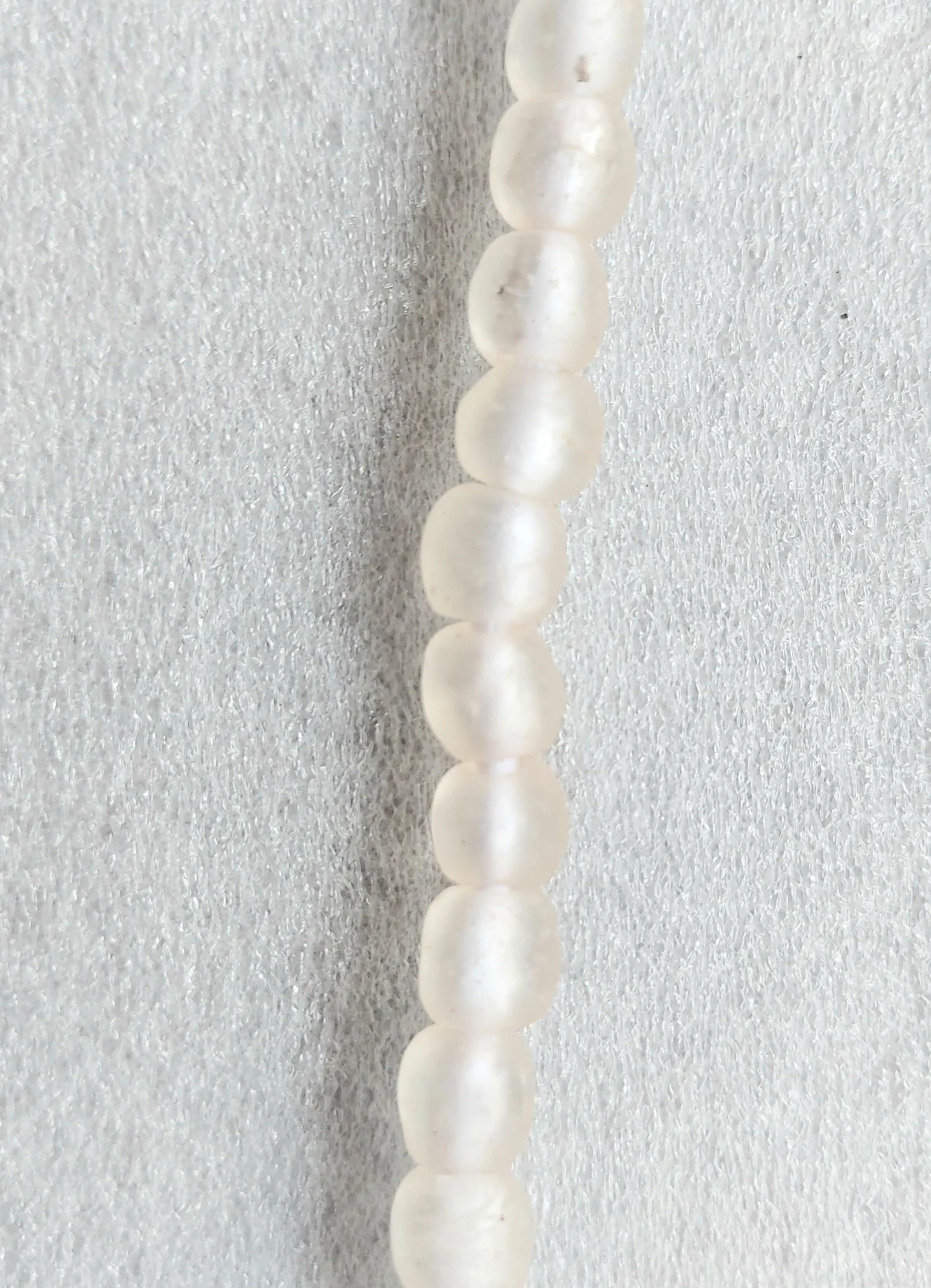 42-43 recycled glass beads. translucent white 42-43 recycled glass beads. translucent white - Image 2