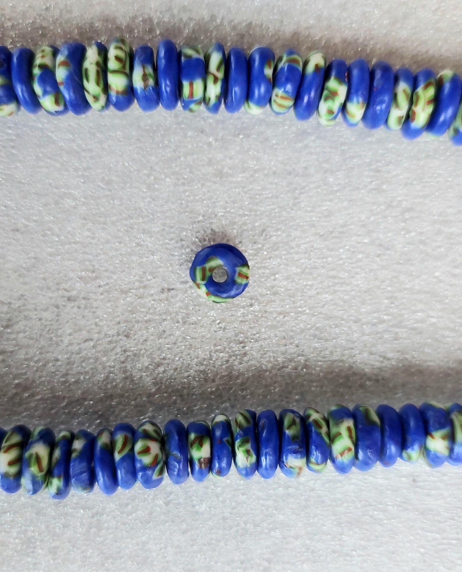 115+ African melted glass spacers, rondelle beads, 10-11 mm.diameter 115+ African melted glass spacers, rondelle beads, 10-11 mm.diameter - Image 2