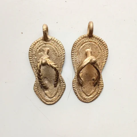 Chief's sandal, Ashanti brass pendant